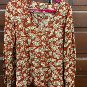 Hem and Thread size large boutique top